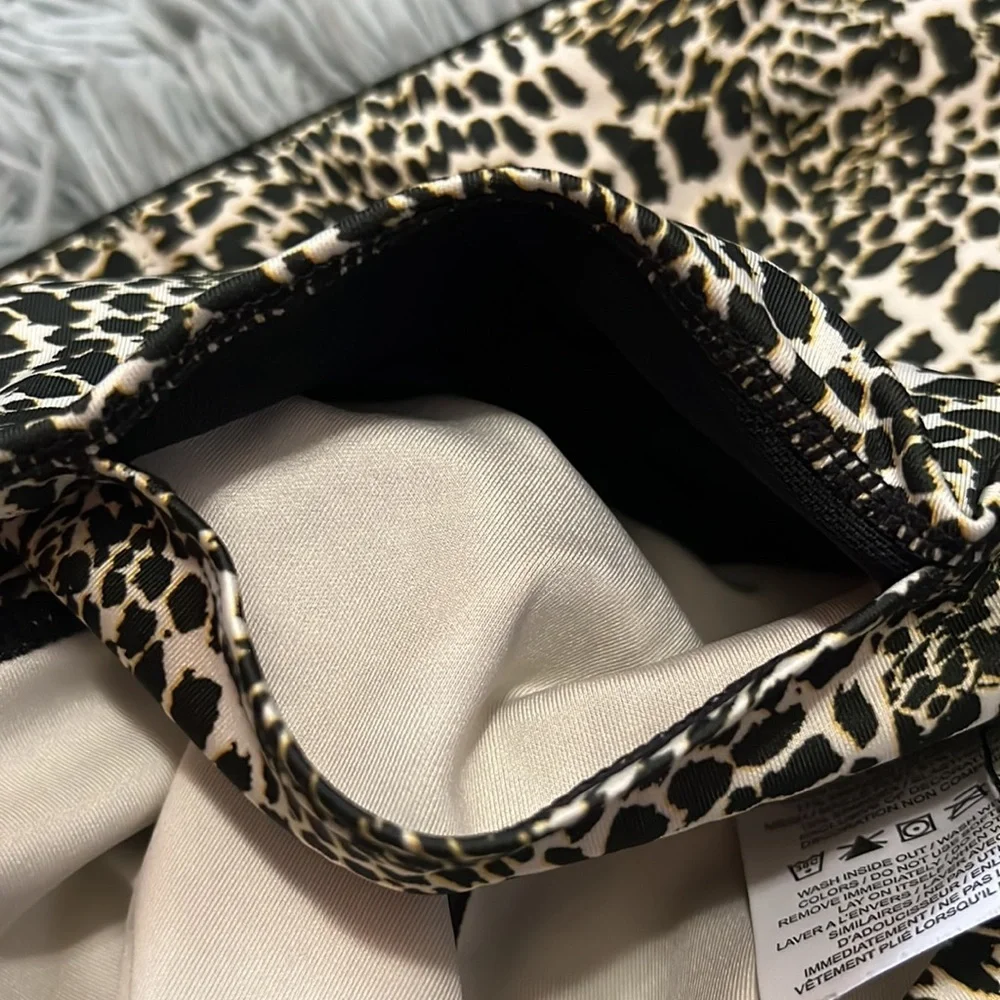 Nike One Leopard Print Mid Rise 7/8 Dri-Fit Tights